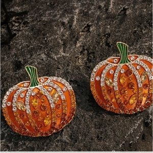 Pumpkin stud earrings